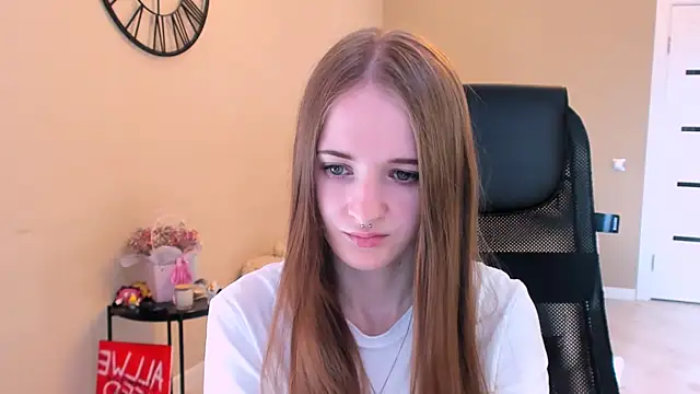 KateKayer online show from October 19, 2025, 9:12 am