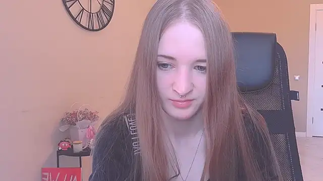 KateKayer online show from September 25, 2025, 8:42 am