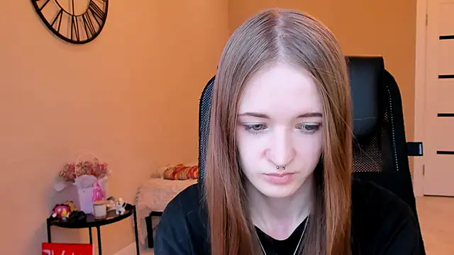 KateKayer online show from October 24, 2025, 10:03 am