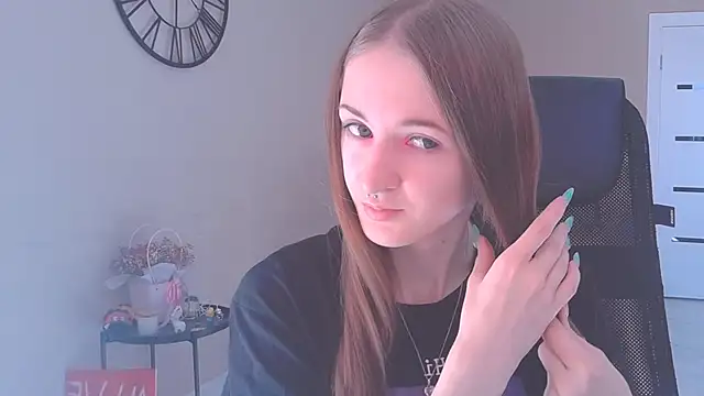 KateKayer online show from September 30, 2025, 8:42 am