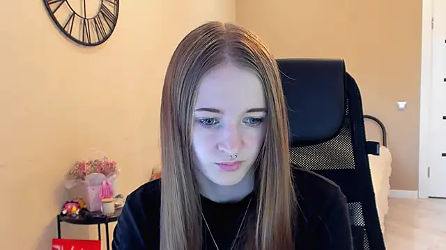 KateKayer online show from October 20, 2025, 10:05 am