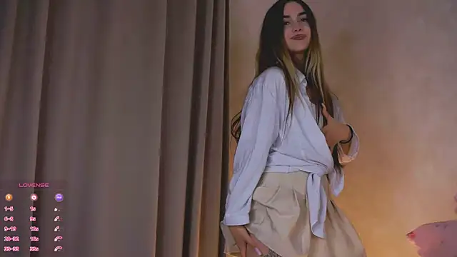 Snapshot of CupSizeGirl chatting on October 5, 2025, 4:09 pm CupSizeGirl online show from October 5, 2025, 4:09 pm