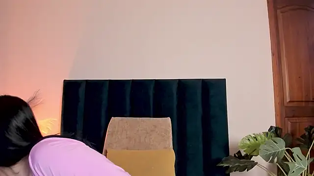 AbbieJoness  online show from November 18, 2025, 11:35 am