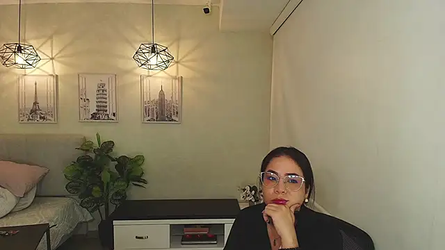  Victoria Collins online show from September 26, 2025, 11:06 am