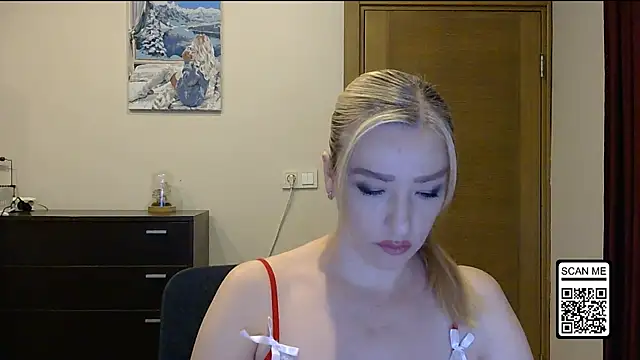 Snapshot of Wild_Silk_Desire chatting on October 26, 2025, 2:28 pm Wild Silk Desire online show from October 26, 2025, 2:28 pm