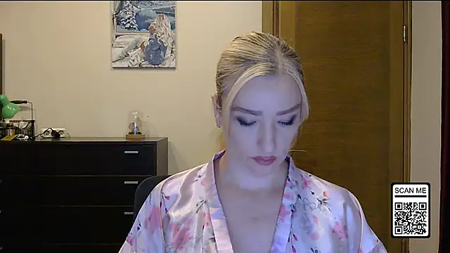 Snapshot of Wild_Silk_Desire chatting on October 20, 2025, 2:06 pm Wild Silk Desire online show from October 20, 2025, 2:06 pm