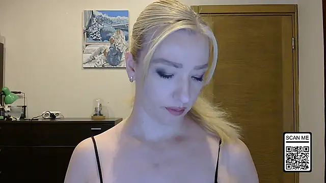 Snapshot of Wild_Silk_Desire chatting on September 21, 2025, 12:43 pm Wild Silk Desire online show from September 21, 2025, 12:43 pm