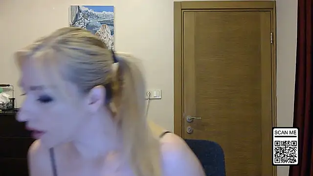 Snapshot of Wild_Silk_Desire chatting on September 30, 2025, 1:28 pm Wild Silk Desire online show from September 30, 2025, 1:28 pm