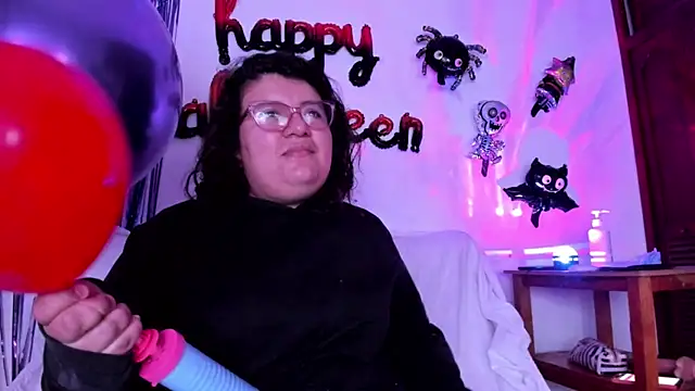 Snapshot of mystery_psique chatting on October 29, 2025, 3:00 pm mystery psique online show from October 29, 2025, 3:00 pm