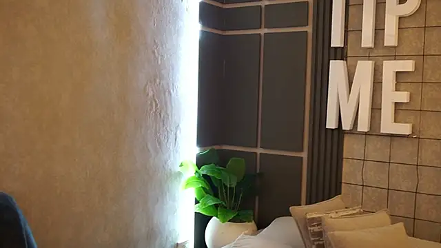 Susan wall online show from October 4, 2025, 12:50 pm