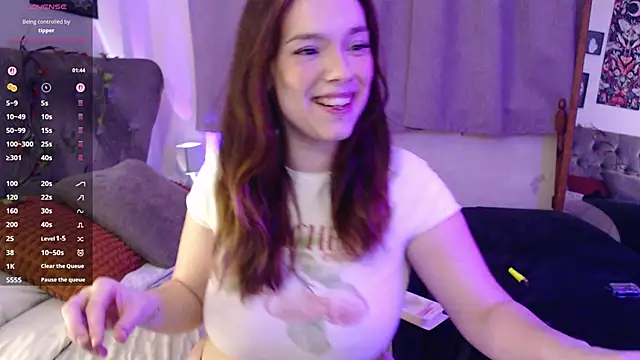 Snapshot of Vforverity chatting on October 28, 2025, 9:47 pm Vforverity online show from October 28, 2025, 9:47 pm