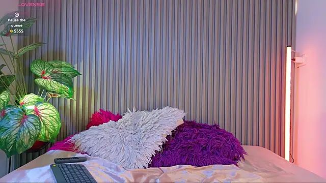 Snapshot of Luna_maithe1 chatting on September 18, 2025, 12:30 pm Luna maithe1 online show from September 18, 2025, 12:30 pm