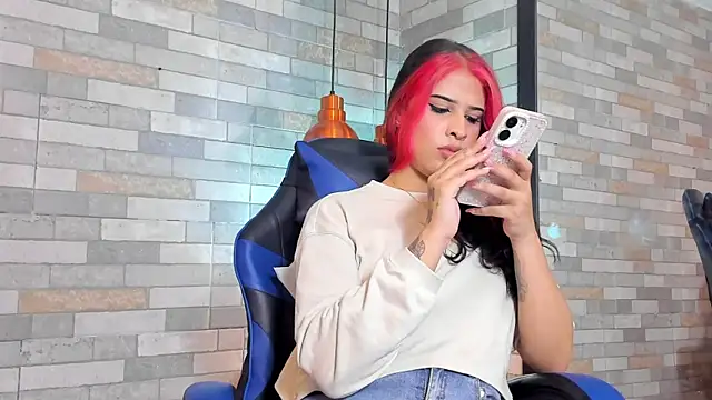 Snapshot of DixyPalmer chatting on September 24, 2025, 7:31 pm DixyPalmer online show from September 24, 2025, 7:31 pm