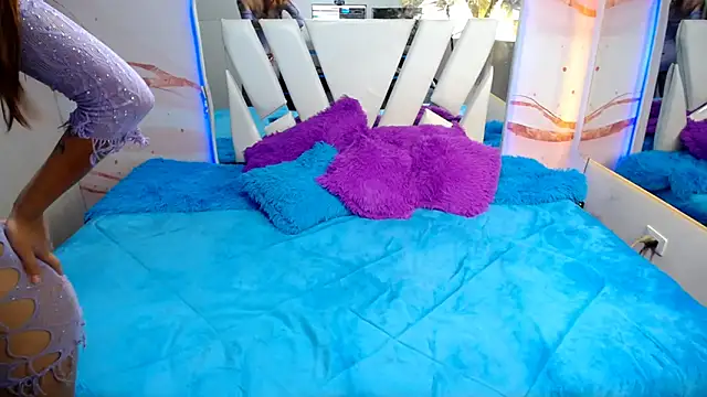 Snapshot of amimersh18 chatting on October 7, 2025, 12:22 am amimersh18 online show from October 7, 2025, 12:22 am