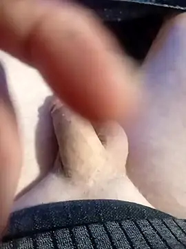 Lovyourpuss online show from April 2, 2026, 5:52 pm