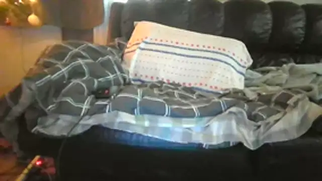 Lovyourpuss online show from December 13, 2025, 10:05 pm