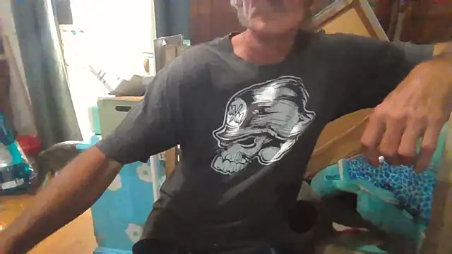 Lovyourpuss online show from March 1, 2026, 10:10 pm