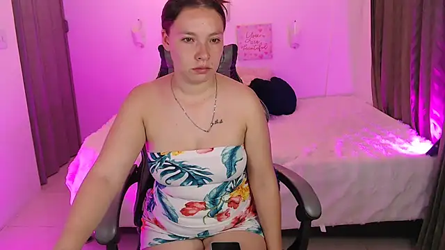 mariaana  222 online show from April 6, 2026, 3:35 am