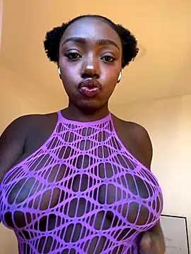 alissradiante1 online show from November 9, 2025, 10:36 pm