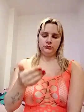 Snapshot of JessicaItalia chatting on October 21, 2025, 9:19 am JessicaItalia online show from October 21, 2025, 9:19 am