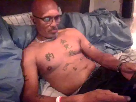 badboy2u2025 online show from April 21, 2026, 11:44 pm