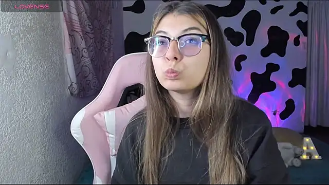 abbie jensen  online show from February 24, 2026, 4:35 am