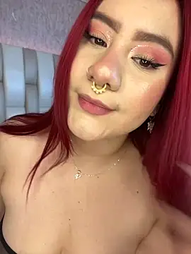 Snapshot of valt_ chatting on October 3, 2025, 8:21 pm valt online show from October 3, 2025, 8:21 pm