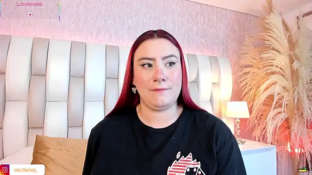 Snapshot of valt_ chatting on October 19, 2025, 12:08 pm valt online show from October 19, 2025, 12:08 pm