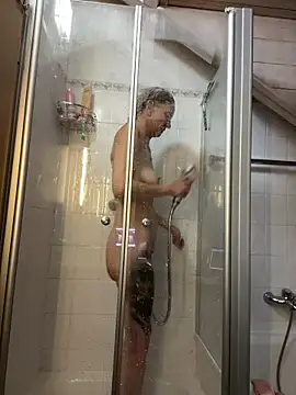 Snapshot of LucyLingerie78 chatting on October 5, 2025, 6:42 pm LucyLingerie78 online show from October 5, 2025, 6:42 pm