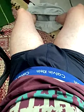 Snapshot of Emre_efe chatting on October 28, 2025, 1:21 pm Emre efe online show from October 28, 2025, 1:21 pm