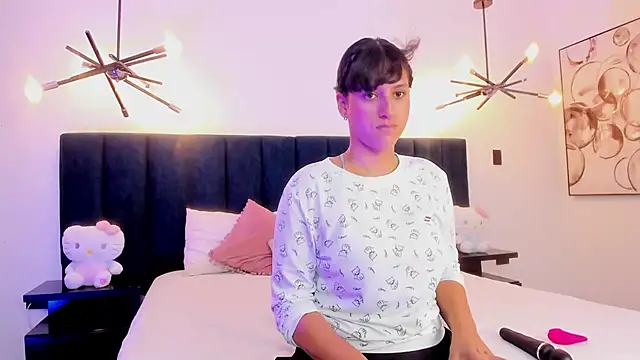 Snapshot of niia7 chatting on September 16, 2025, 7:37 pm niia7 online show from September 16, 2025, 7:37 pm