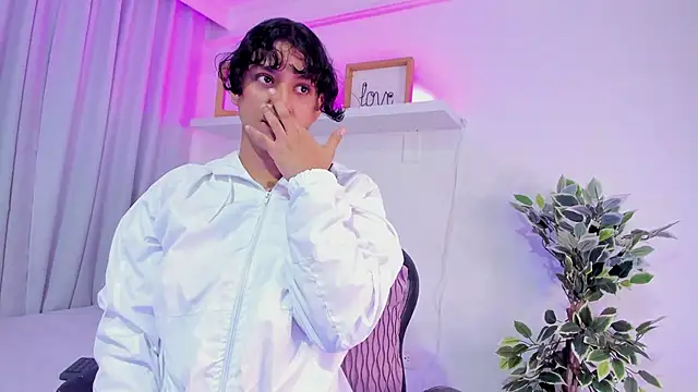 niia7 online show from March 27, 2026, 7:37 pm