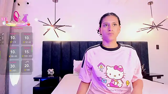 Snapshot of niia7 chatting on October 4, 2025, 7:37 pm niia7 online show from October 4, 2025, 7:37 pm