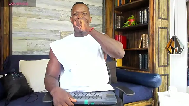 Snapshot of MarcusBlack_ chatting on April 30, 2026, 2:46 pm MarcusBlack online show from April 30, 2026, 2:46 pm