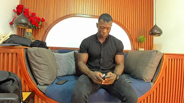 Snapshot of MarcusBlack_ chatting on October 22, 2025, 11:42 am MarcusBlack  online show from October 22, 2025, 11:42 am