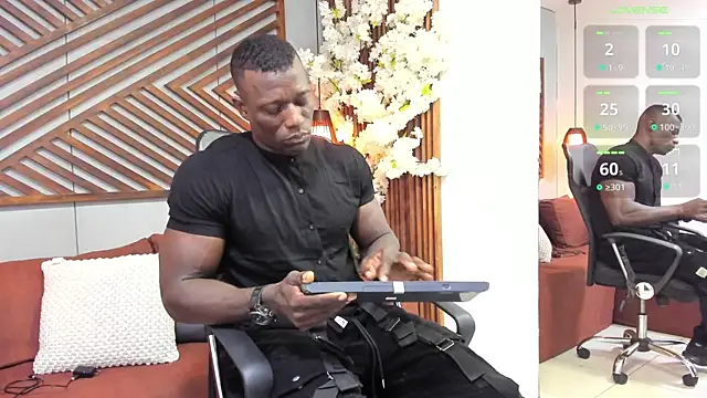 MarcusBlack  online show from November 15, 2025, 11:14 am