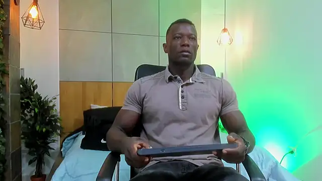 Snapshot of MarcusBlack_ chatting on September 23, 2025, 11:28 am MarcusBlack  online show from September 23, 2025, 11:28 am