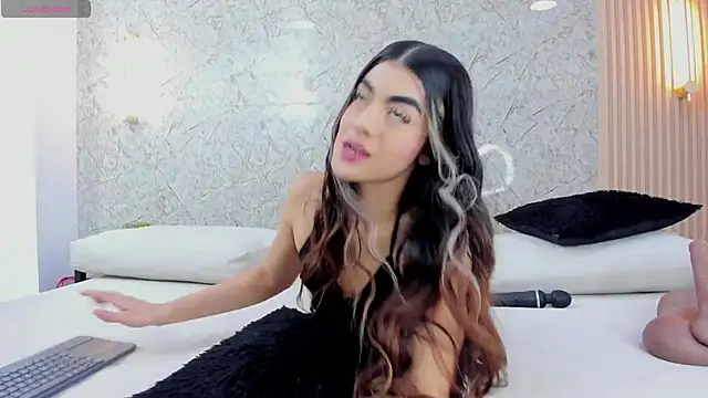 Snapshot of Antonella_west chatting on October 10, 2025, 8:09 pm Antonella west online show from October 10, 2025, 8:09 pm