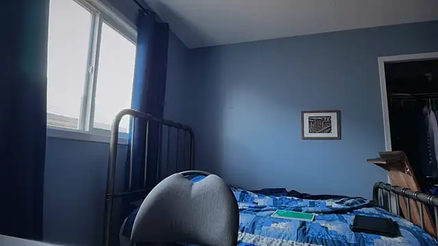 lustylyndon online show from April 17, 2026, 2:42 pm