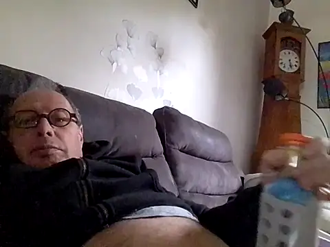 Vince072 online show from October 10, 2025, 6:36 am