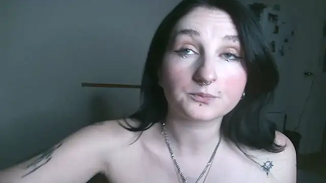 Violett3333 online show from January 5, 2026, 5:27 pm