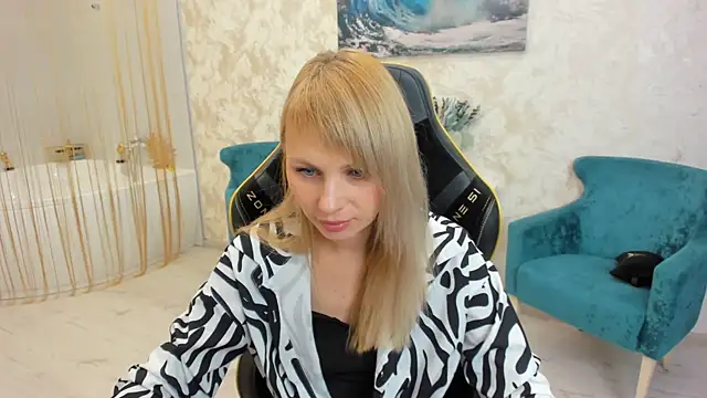 Snapshot of LindaSandy_1 chatting on September 24, 2025, 6:09 am LindaSandy 1 online show from September 24, 2025, 6:09 am