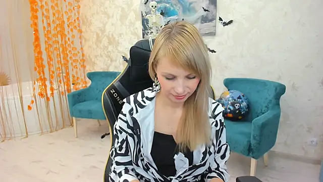 Snapshot of LindaSandy_1 chatting on October 30, 2025, 9:07 am LindaSandy 1 online show from October 30, 2025, 9:07 am