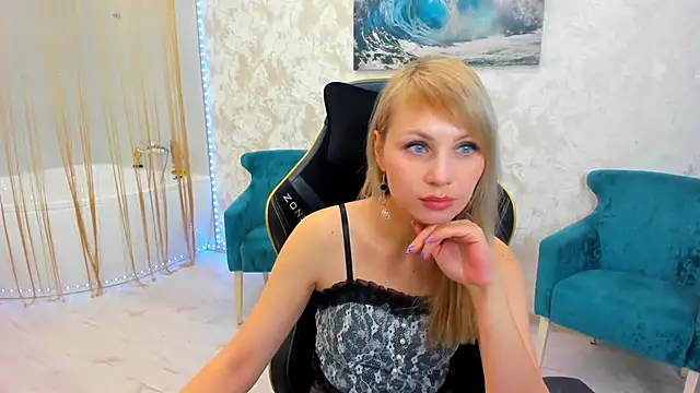 Snapshot of LindaSandy_1 chatting on October 3, 2025, 6:04 am LindaSandy 1 online show from October 3, 2025, 6:04 am