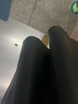 xiaoyuan01 online show from April 7, 2026, 3:52 am