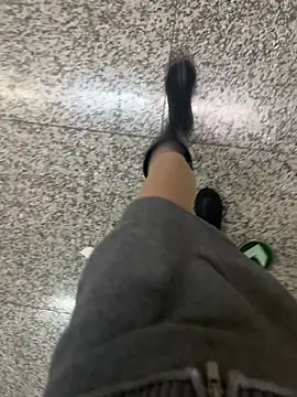 xiaoyuan01 online show from November 15, 2025, 1:09 am