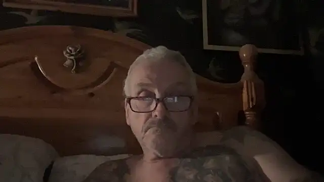 Snapshot of poggles chatting on March 2, 2026, 8:16 pm poggles online show from March 2, 2026, 8:16 pm