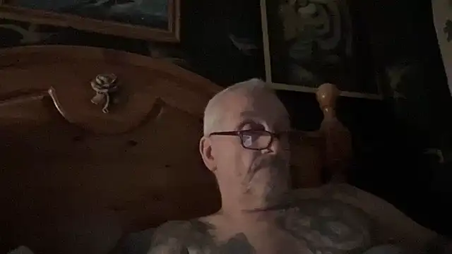 Snapshot of poggles chatting on February 2, 2026, 8:30 pm poggles online show from February 2, 2026, 8:30 pm