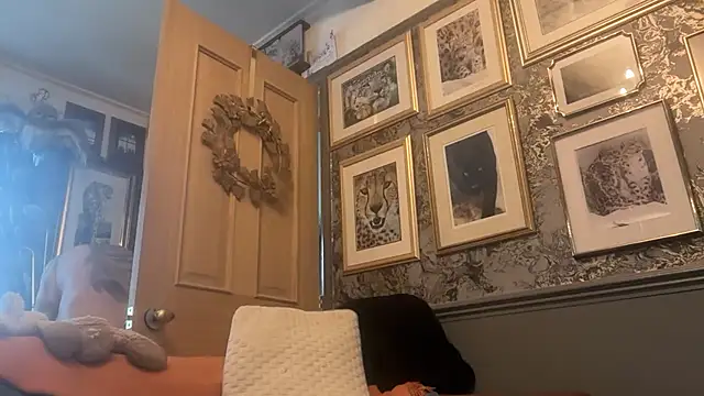 Snapshot of poggles chatting on February 16, 2026, 3:21 pm poggles online show from February 16, 2026, 3:21 pm