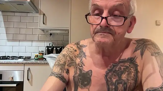 Snapshot of poggles chatting on September 18, 2025, 7:50 pm poggles online show from September 18, 2025, 7:50 pm